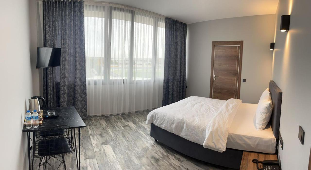 Tuzla Suite Otel Istanbul Bagian luar foto